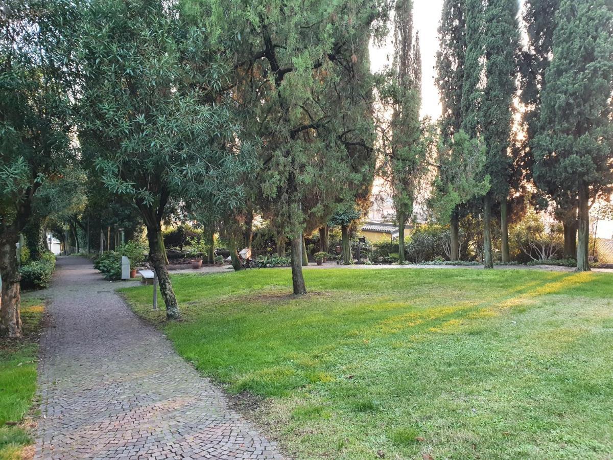 La Lampara Sirmione Bagian luar foto